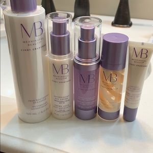 CINDY CRAWFORD MEANINGFUL BEAUTY- NEW